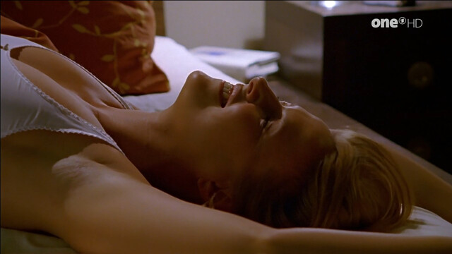 Katharina Böhm sexy – Stunde der Entscheidung (2006)