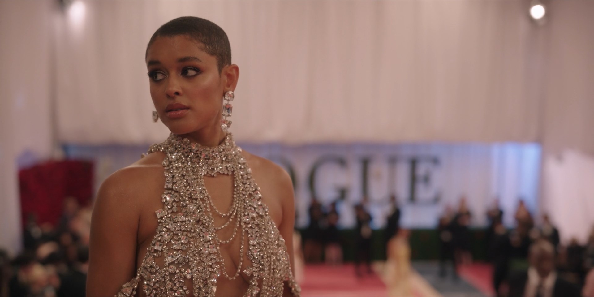 Jordan Alexander sexy – Gossip Girl s02e10 (2023)