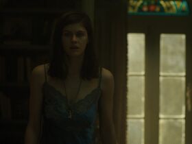 Alexandra Daddario sexy – Anne Rice's Mayfair Witches s01e05 (2023)