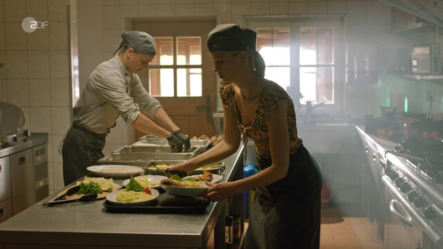 Hanna Binke sexy – Frühling Das Geheimnis vom Rabenkopf (2023)