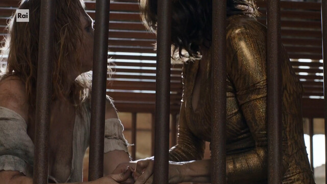 Jessica Piccolo Valerani sexy – Le indagini di Lolita Lobosco s02e05 (2023)