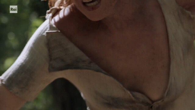 Jessica Piccolo Valerani sexy – Le indagini di Lolita Lobosco s02e05 (2023)