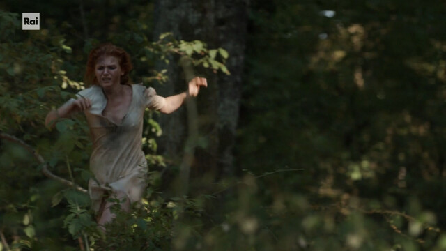 Jessica Piccolo Valerani sexy – Le indagini di Lolita Lobosco s02e05 (2023)