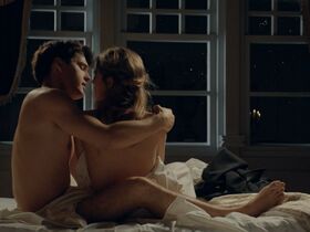 Amaia Salamanca sexy – Gran Hotel (2014)