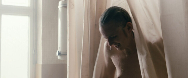 Franziska Machens nude – Lieber Kurt (2022)