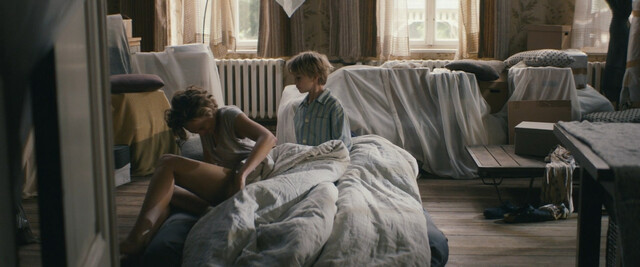 Franziska Machens nude – Lieber Kurt (2022)