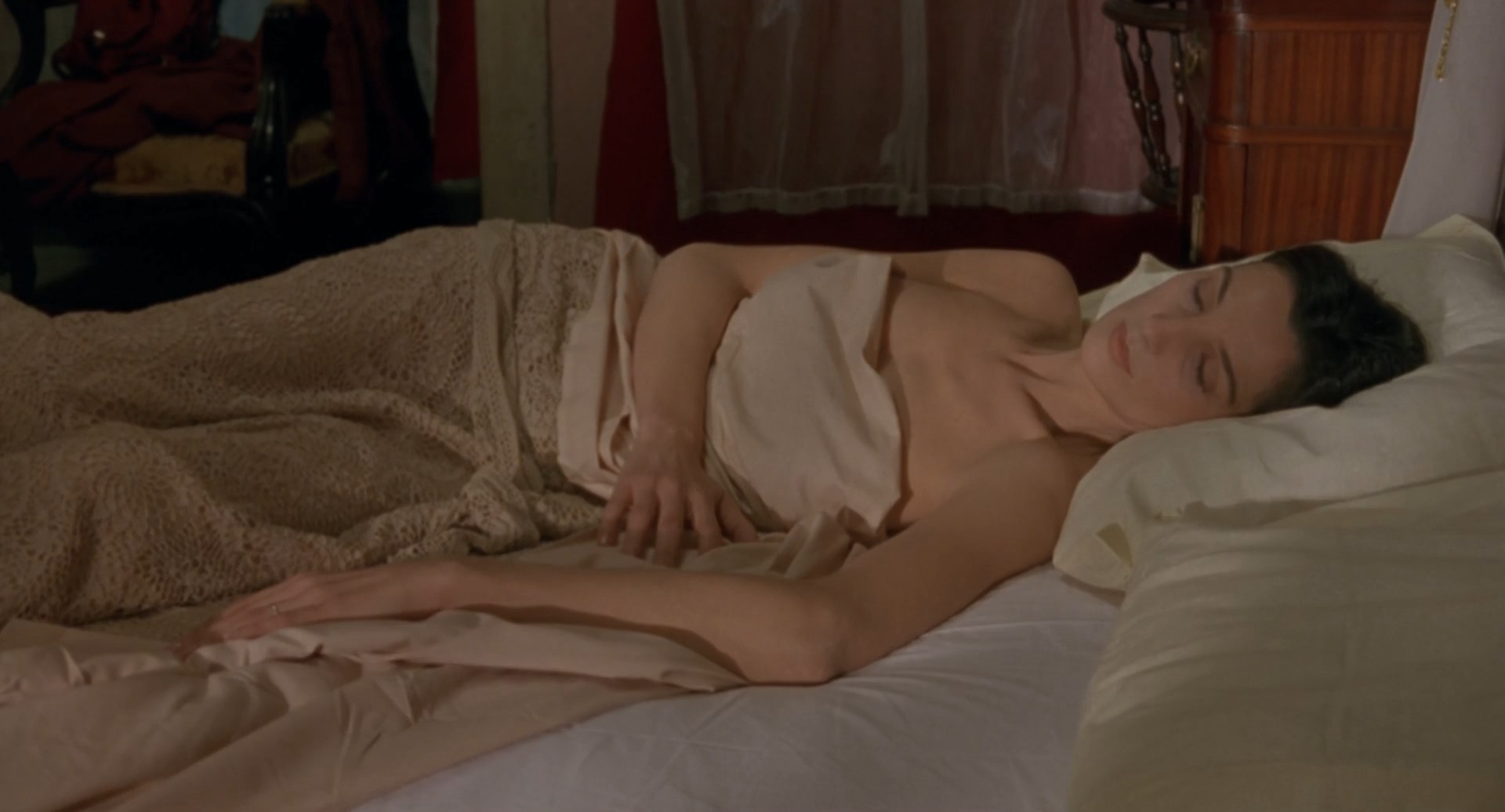 Francesca d'Aloja nude – Steam The Turkish Bath (Hamam) (1997)