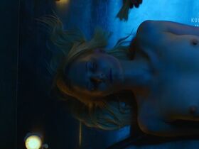 Karolina Kominek-Skuratowicz nude – Słabi (2018)