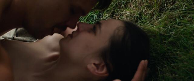 Laura Balzer nude – Trümmermädchen (2021)