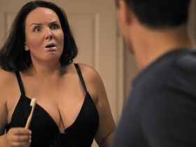 Lea Sophie Salfeld sexy – Hotel Mondial s01e08 (2023)