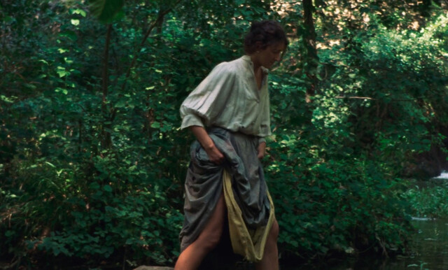 Maria Alexandra Lungu sexy – The Tale of King Crab (Re Granchio) (2021)