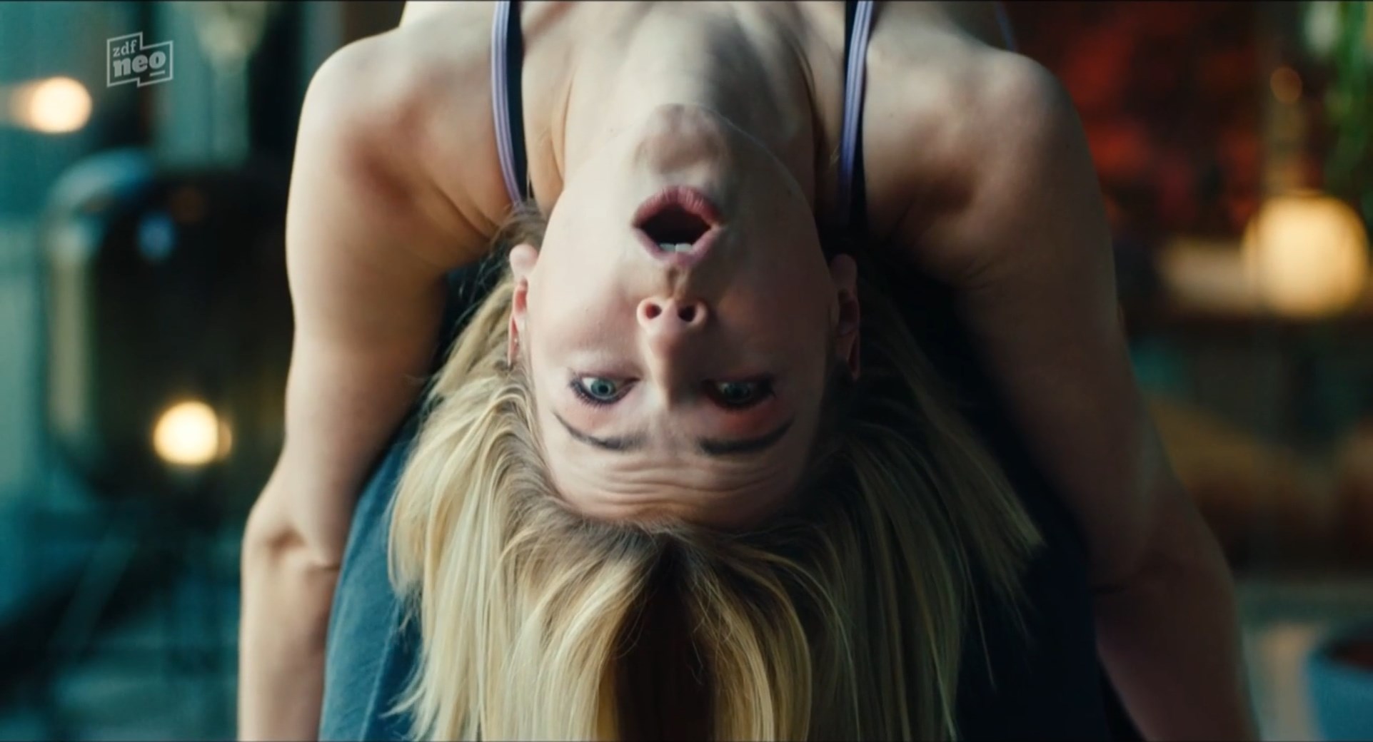 Llewellyn Reichman sexy – Deadlines s01e01 (2021)