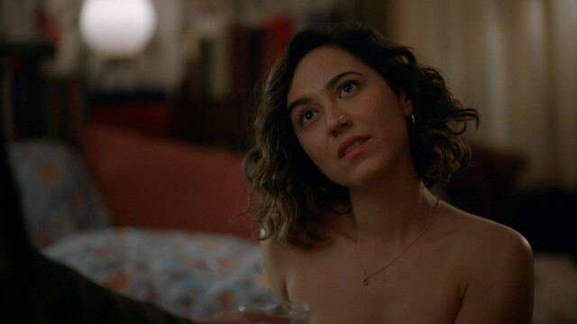 Sara Amini sexy – Lucky Hank s01e03 (2023)