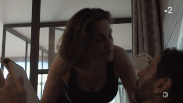 Nadia Fares sexy – Les Siffleurs s01 (2023)