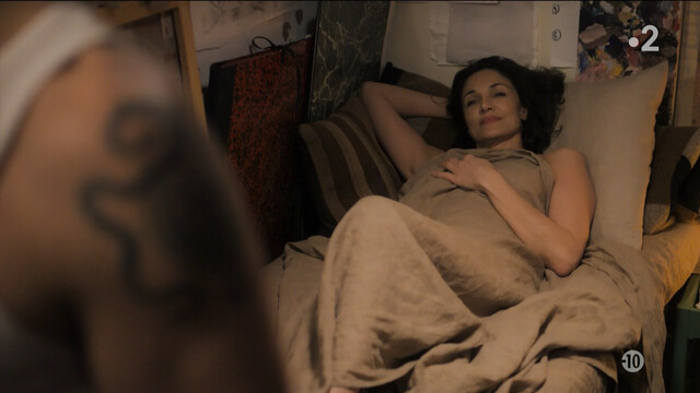 Nadia Fares sexy – Les Siffleurs s01 (2023)