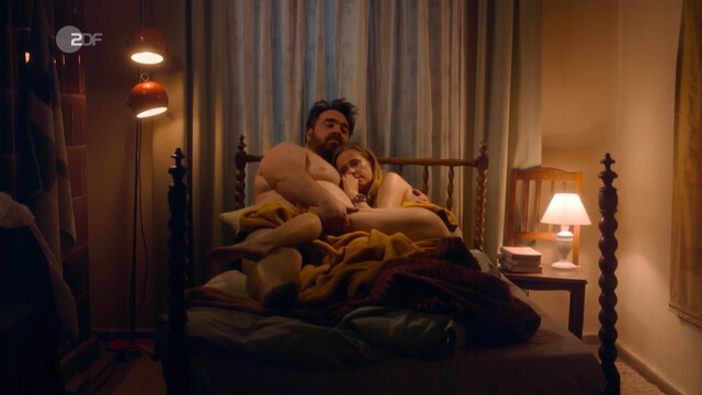 Susanne Bormann sexy – Endlich Witwer - Forever Young (2021)