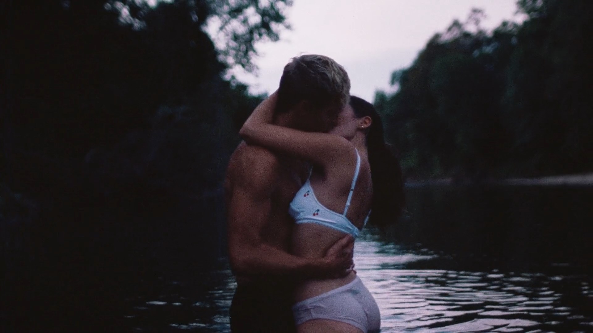 Sarah May Sommers sexy – American Cherry (2023)