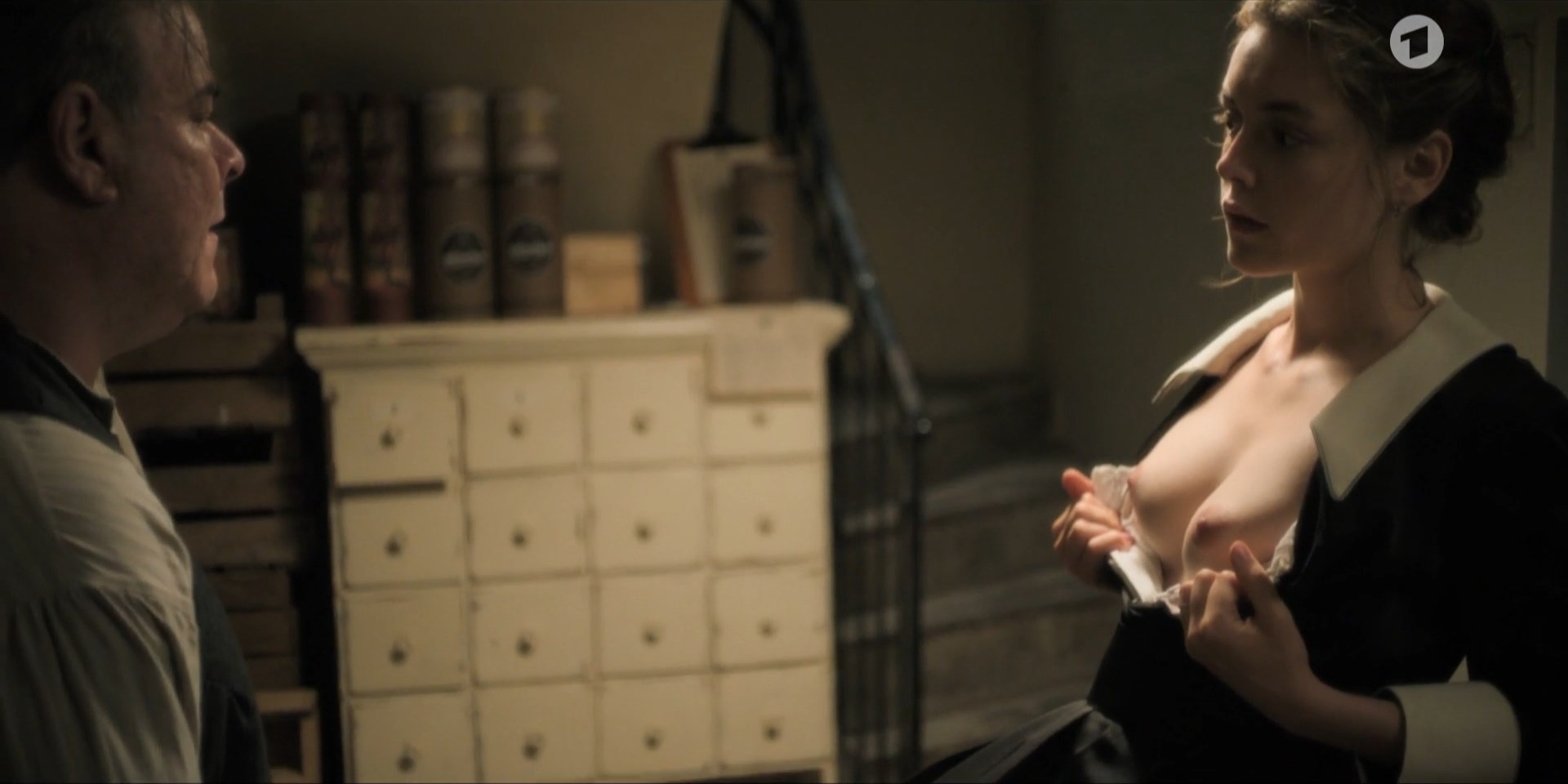 Valerie Stoll nude – Eldorado KaDeWe s01e01 (2021)