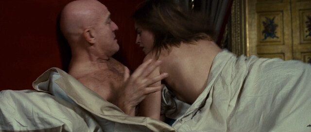 Kasia Smutniak nude – Welcome Mr. President (Benvenuto Presidente!) (2013)