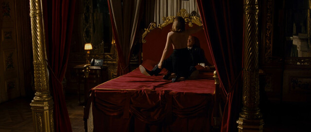 Kasia Smutniak nude – Welcome Mr. President (Benvenuto Presidente!) (2013)