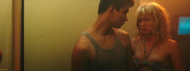 Diane Rosser sexy – One In a Million (2016)