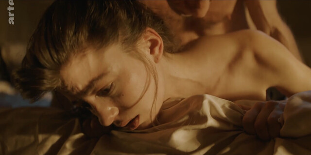 Alba Gaïa Bellugi nude – La fille qu'on appelle (2023)