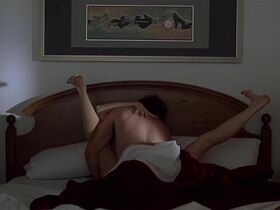 Annette Bening sexy - American Beauty (1999)