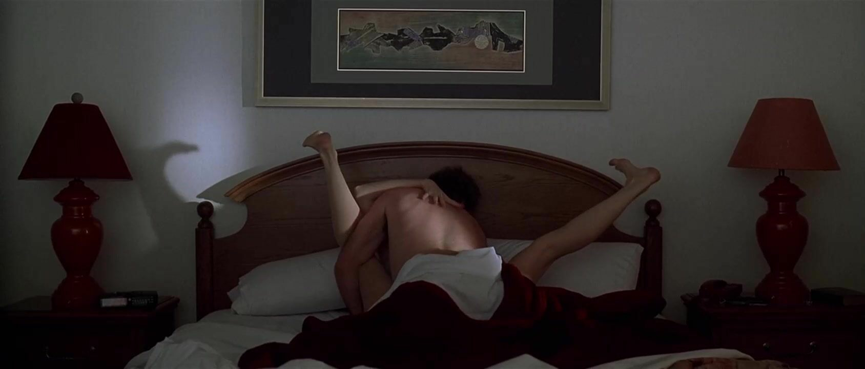Annette Bening sexy - American Beauty (1999)