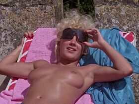 Julie K. Smith nude, Kim Waltrip nude, Lisa Lorient nude, Patricia Arquette nude - Pretty Smart (1987)