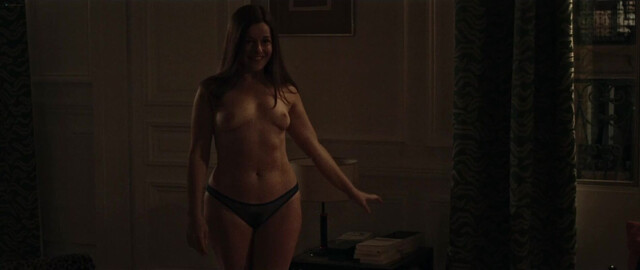 Laure Calamy nude - Iris et les hommes (2023)