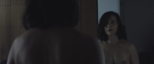 Juliette Binoche nude - Avec Amour et Acharnement (2022)