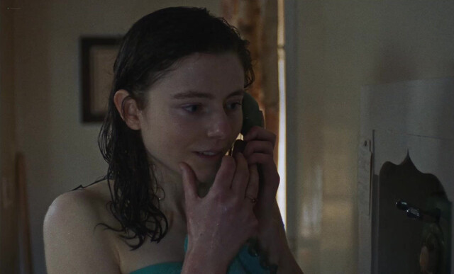 Thomasin McKenzie sexy - Eileen (2023)