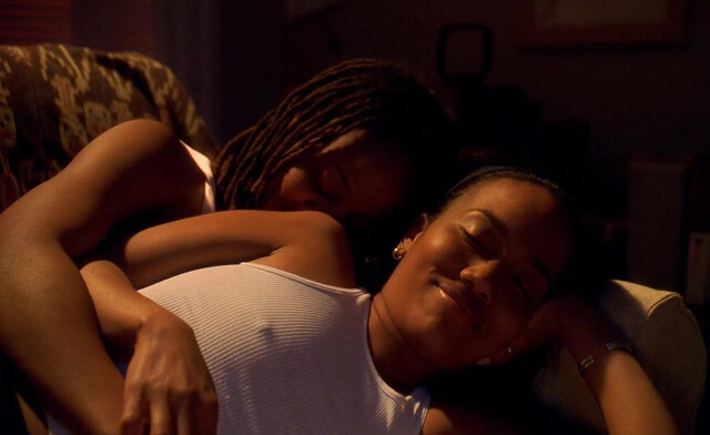 Sonja Sohn nude, Melanie Nicholls-King nude - The Wire s01e04,e10,s03e12 (2002-2004)