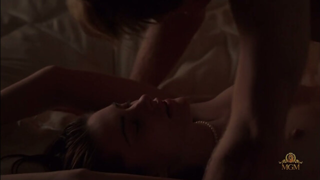 Madchen Amick nude - Dream Lover (1994)