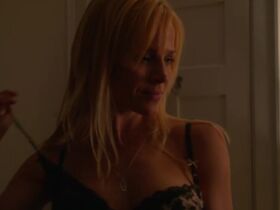 Julie Benz sexy - Held Hostage (2009)