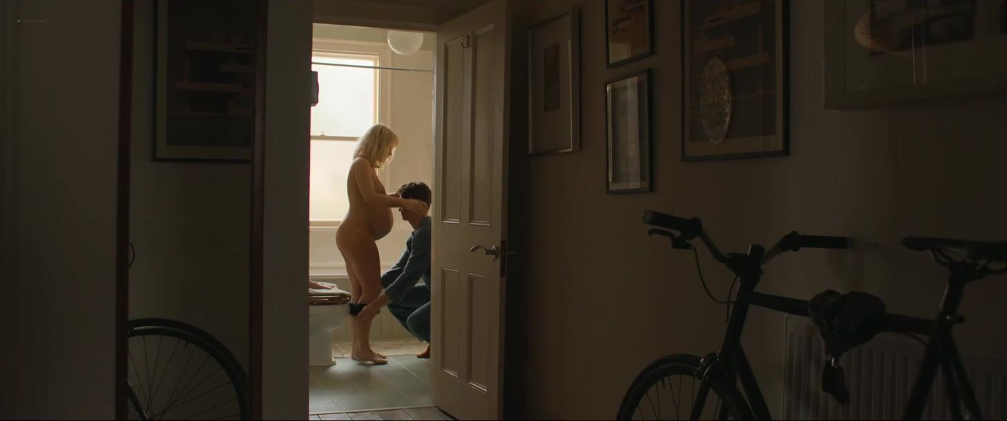 We live in time florence pugh ass