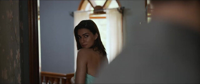 Kriti Sanon sexy - Do Patti (2024)