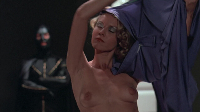 Louisa Moritz nude, Roberta Collins nude, Simone Griffith nude, Mary Woronov nude - Death Race 2000 (1975)