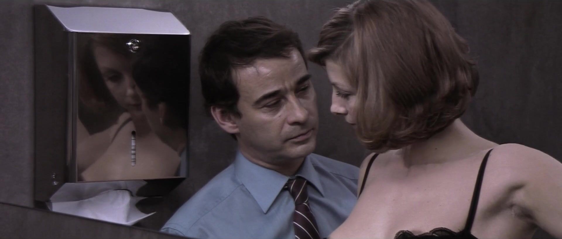 Najwa Nimri sexy - The Method (2005)