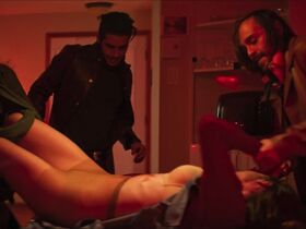 Olivia Scott Welch sexy – The Sacrifice Game (2023)