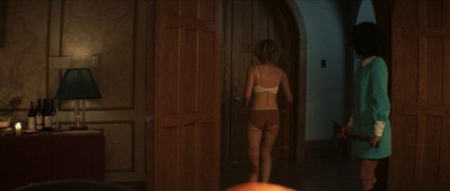 Olivia Scott Welch sexy – The Sacrifice Game (2023)