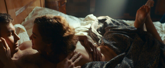 Angelina Strechina nude – Lyubov Sovetskogo Soyuza (2024)