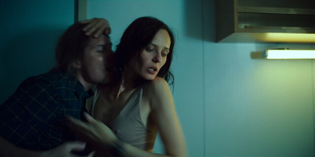 Karolina Kominek-Skuratowicz nude – Strange Angels (Czarne stokrotki) s01e01-02 (2024-2025)