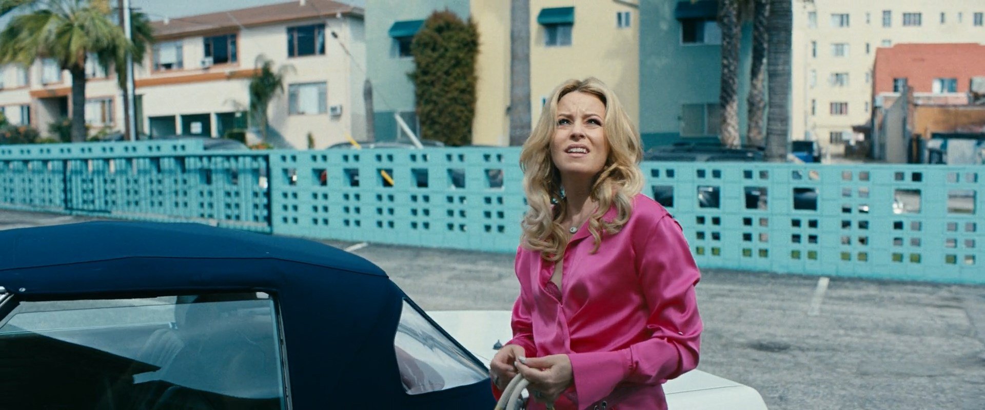 Elizabeth Banks sexy – Skincare (2024)