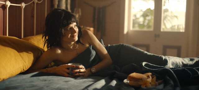 Jana McKinnon sexy – Black Snow s02e01-02 (2024)