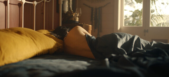Jana McKinnon sexy – Black Snow s02e01-02 (2024)