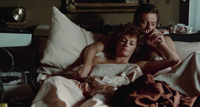 Jacqueline Bisset nude – The Sunday Woman (La donna della domenica) (1975)