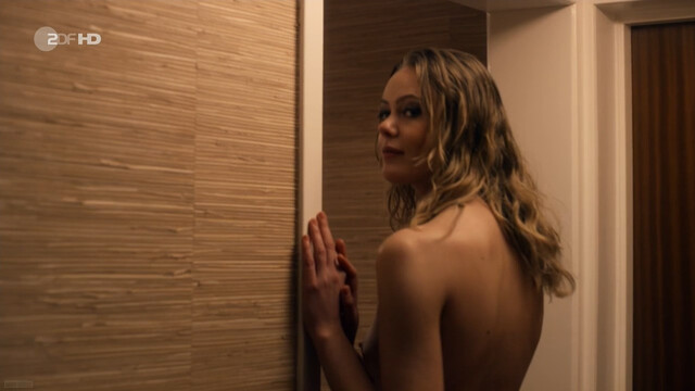 Frida Gustavsson nude – Der Kommissar und das Meer s01e26 (2019)