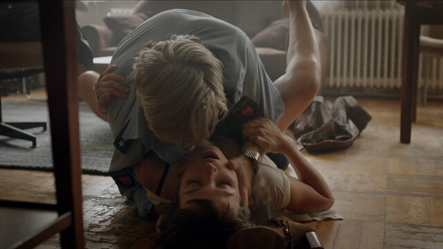 Julia Koschitz sexy – Harter Brocken s01e03 (2017)