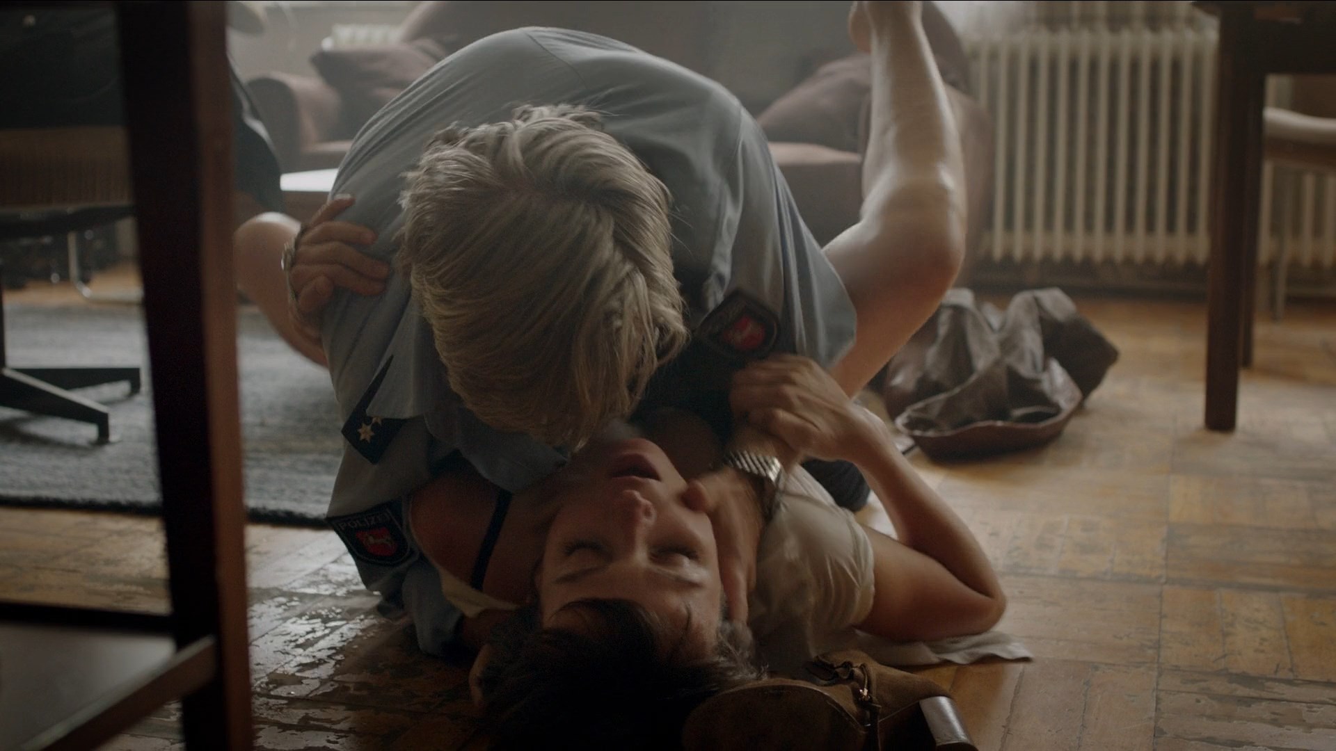 Julia Koschitz sexy – Harter Brocken s01e03 (2017)